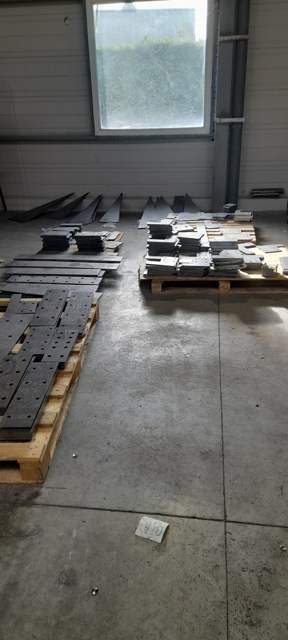 Pièces de charpente préparées à l'atelier